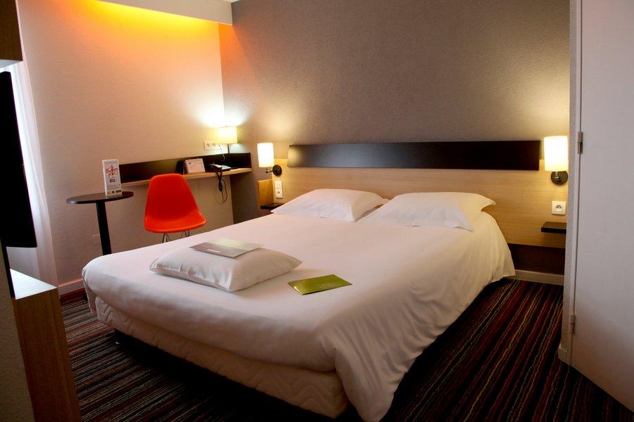 Kyriad Tours Sud - Chambray Les Tours Bagian luar foto