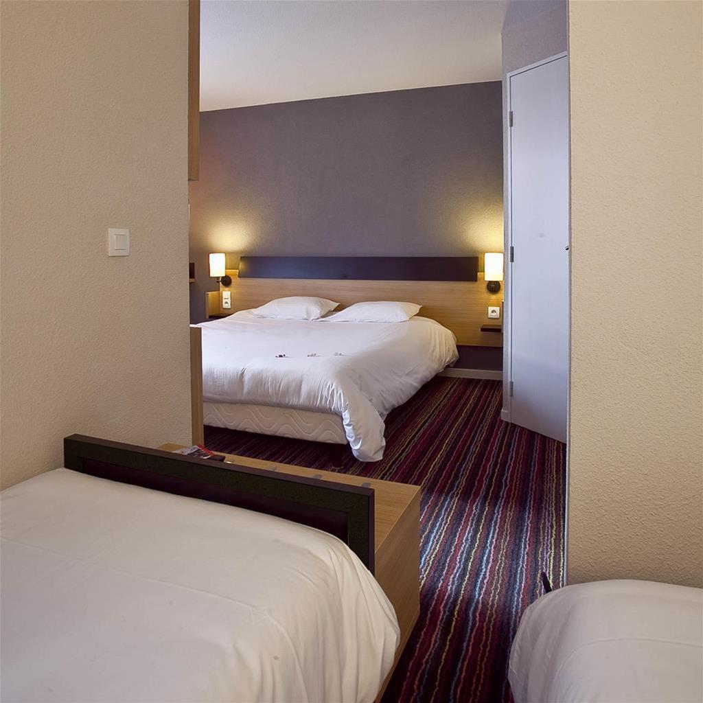 Kyriad Tours Sud - Chambray Les Tours Bagian luar foto