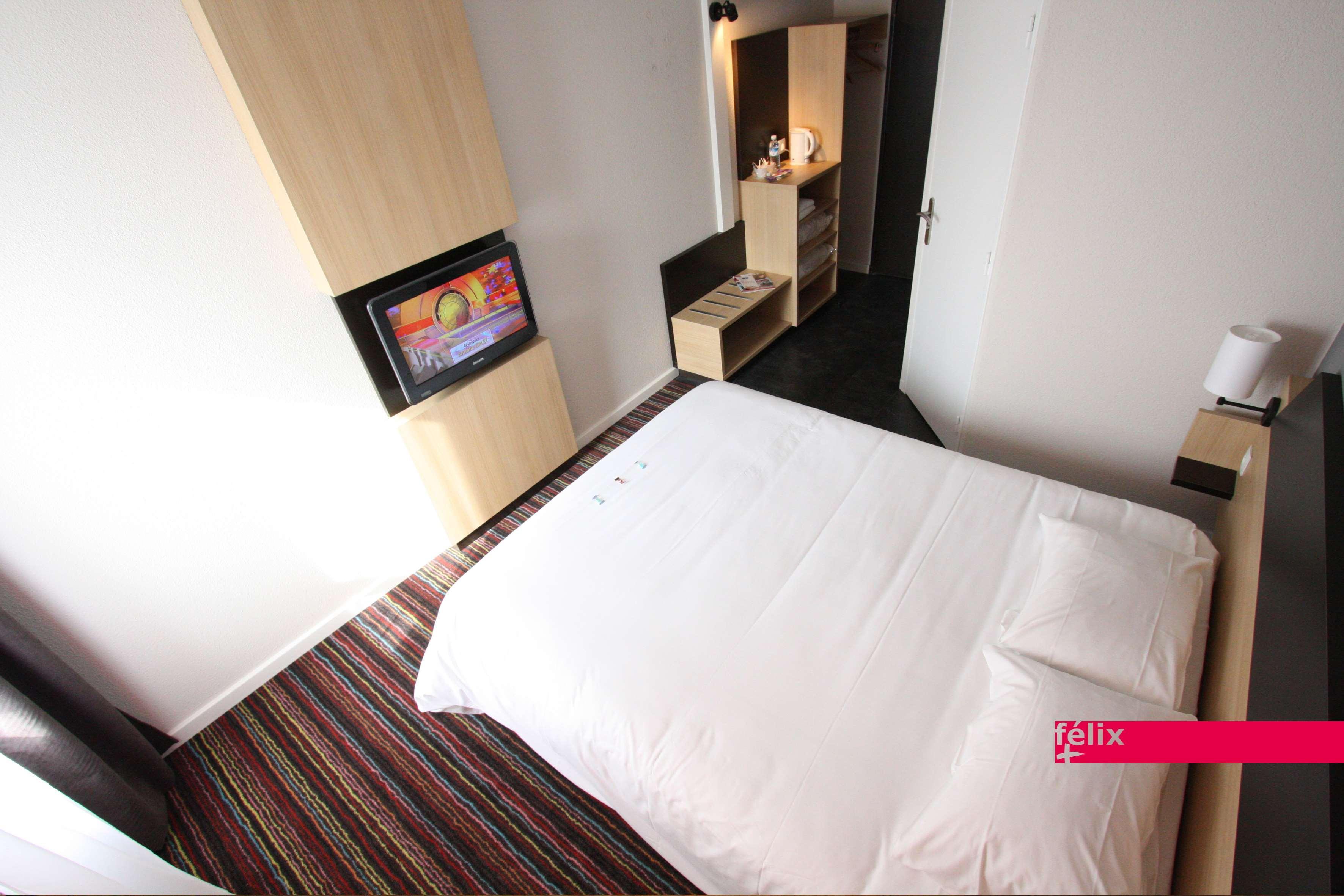Kyriad Tours Sud - Chambray Les Tours Ruang foto
