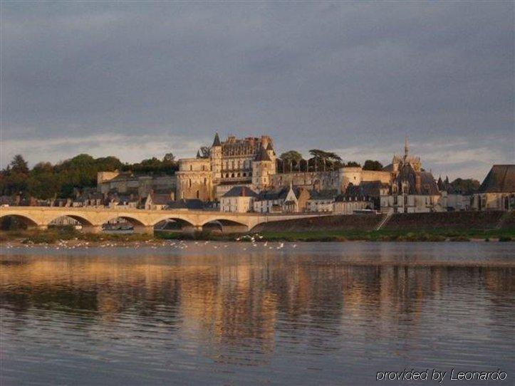 Kyriad Tours Sud - Chambray Les Tours Bagian luar foto