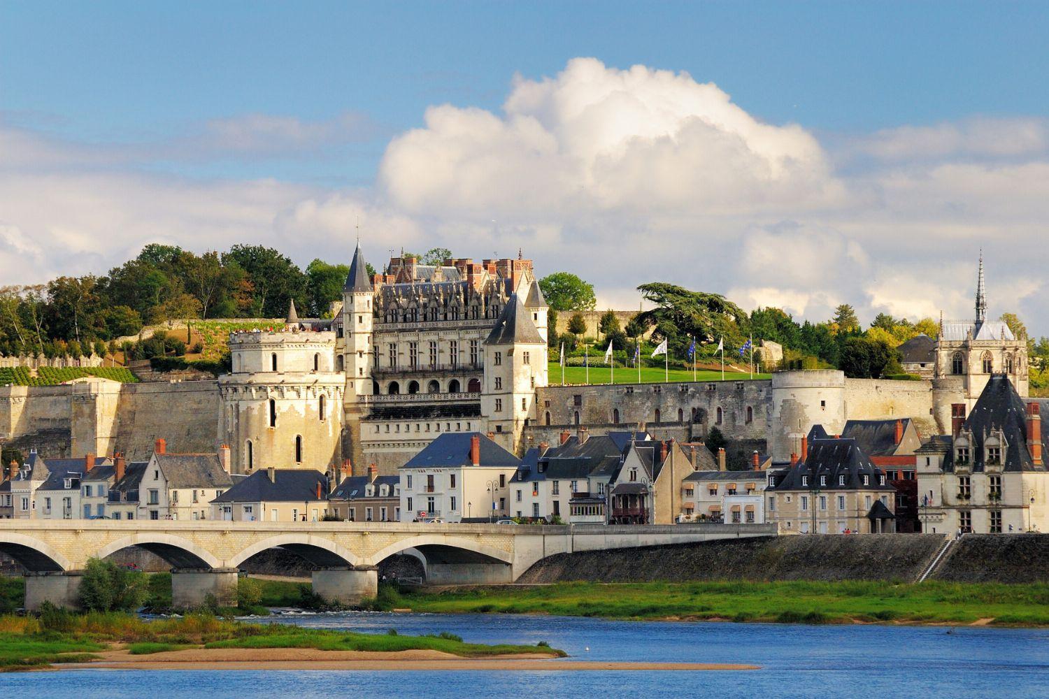 Kyriad Tours Sud - Chambray Les Tours Bagian luar foto