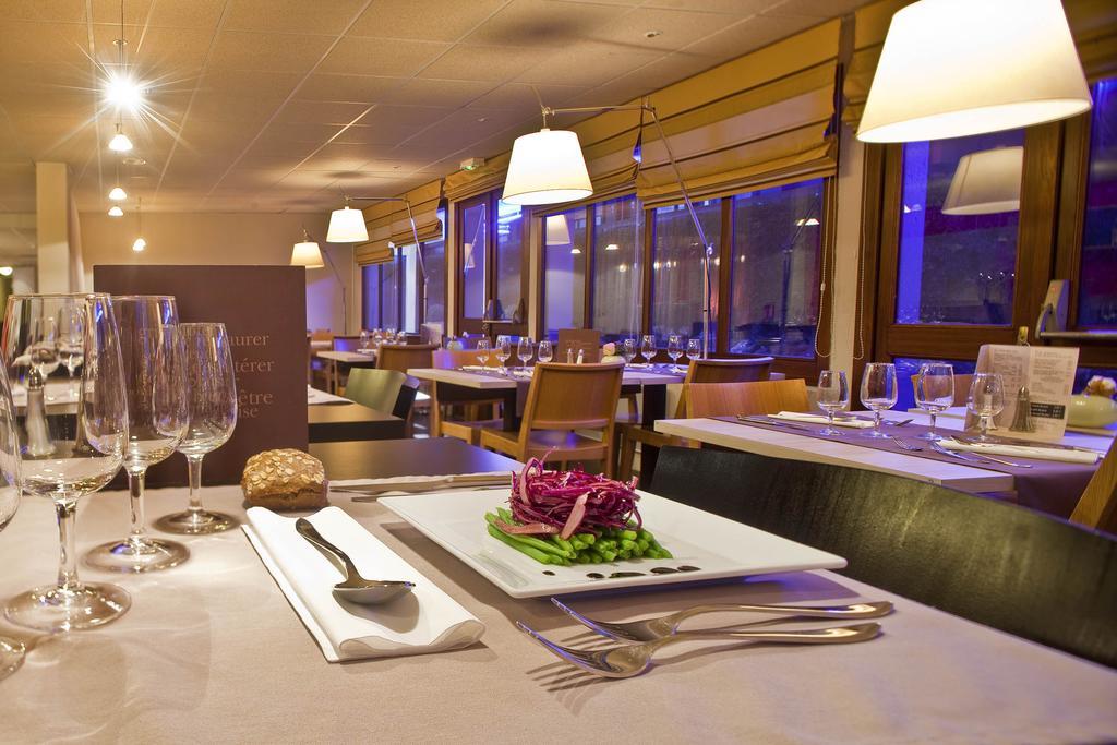 Kyriad Tours Sud - Chambray Les Tours Restoran foto